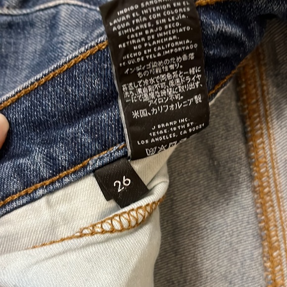 J brand skinny jeans size 26. - Picture 3 of 5